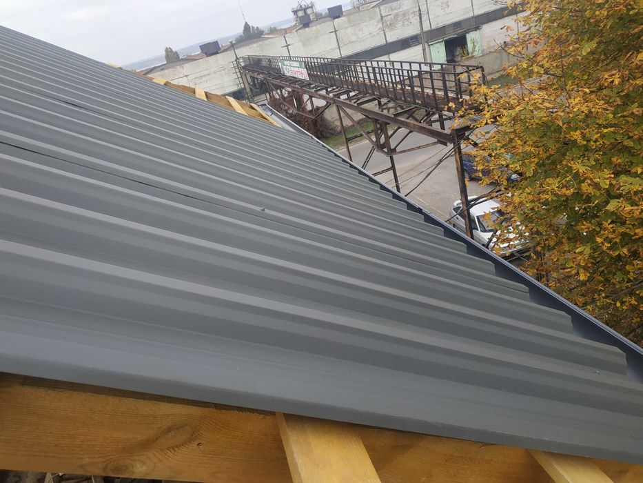 Монтаж кровли из профнастила