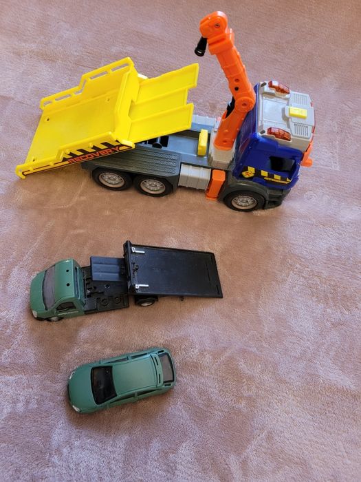 Zestaw dla chłopca, auta, śmieciarka, garaże, parking, lawety