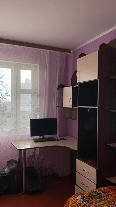 Стіл письмовий з полицями