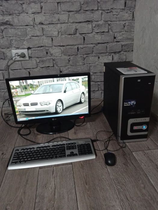 Продам компюте в зборі весь системний монітор персональний ноутбук