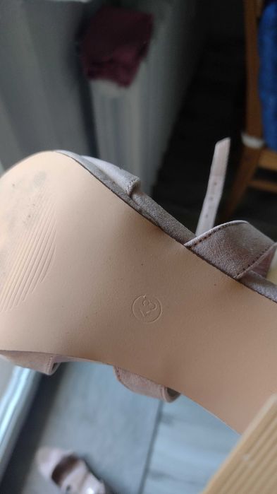 Buty na obcasie Anna Field