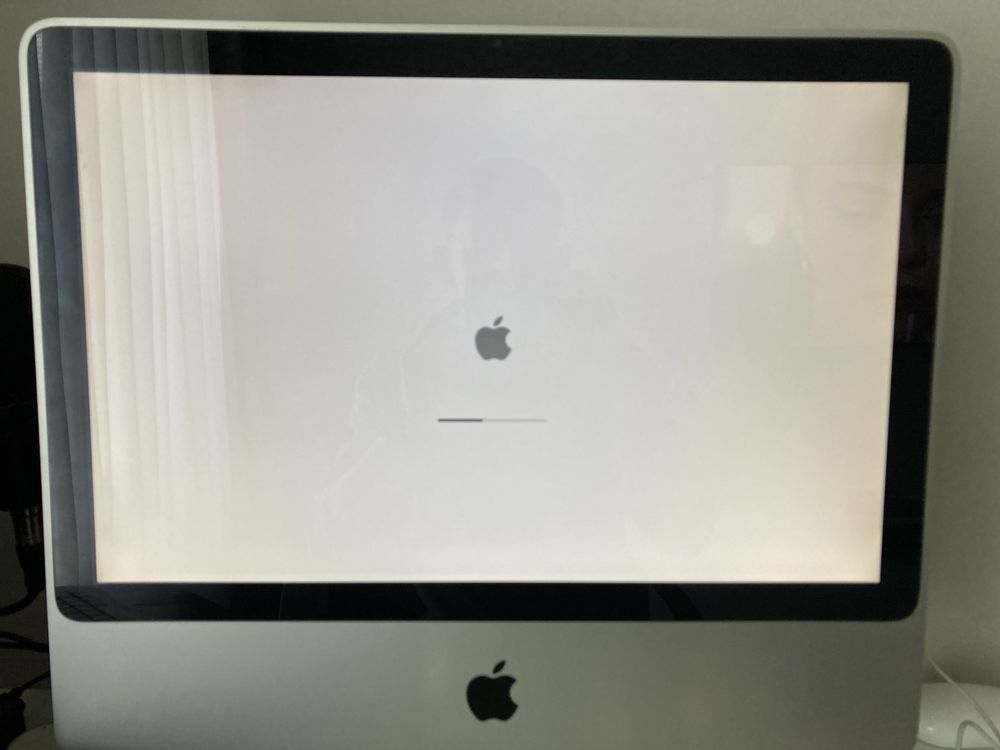 Продам IMac + клавиатура + мышка