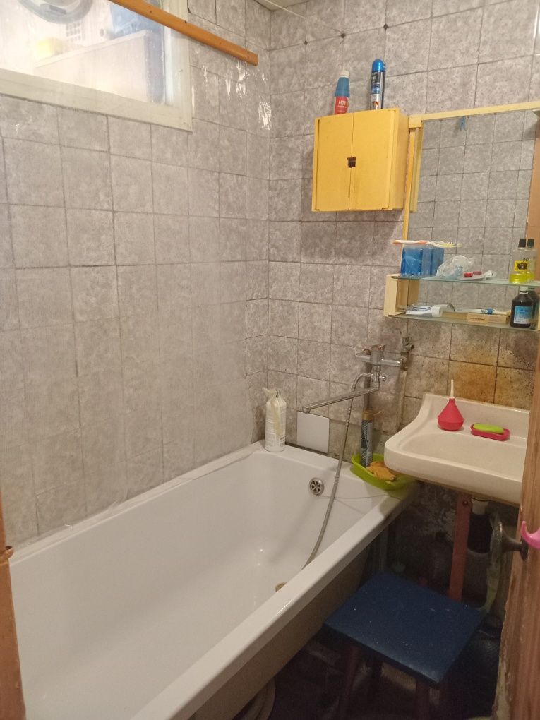 Продам 3 -х комнатную квартиру на Всебратском(В.г-35)