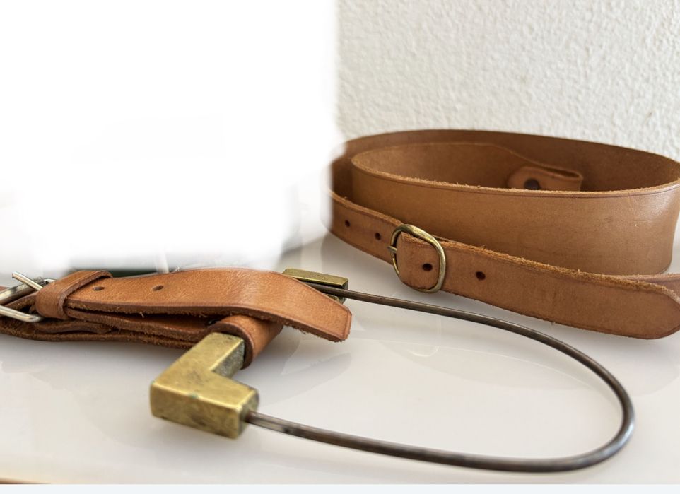 Varios: bandoleira, prendedor