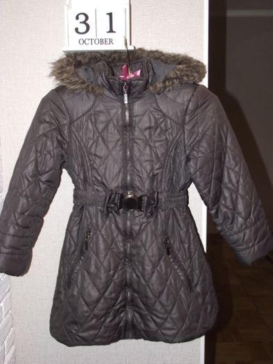 Курточка на девочку Tu 5-6 лет 110-116 см.