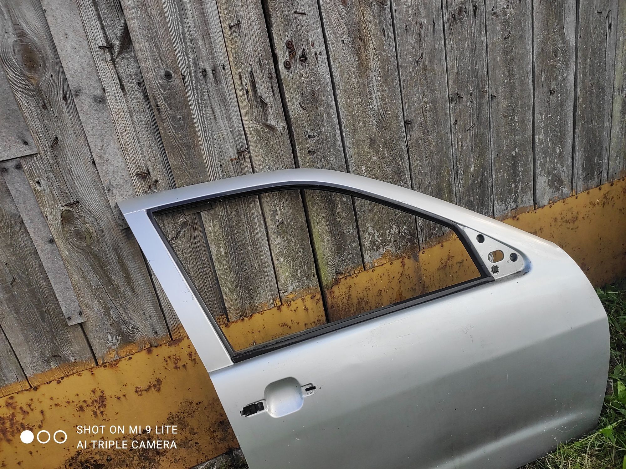 Drzwi prawy przód Seat Ibiza II 2 FL Srebrne 3 drzwi
