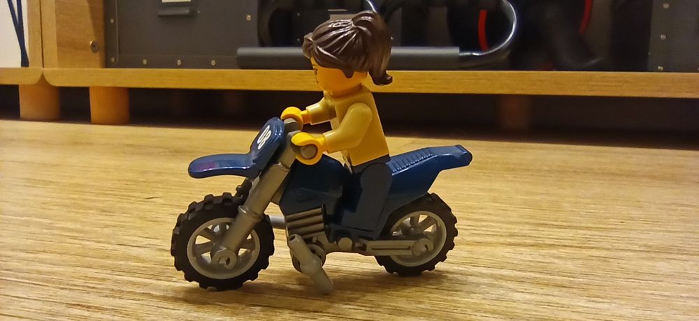 Klocki Lego City 60069 Posterunek policji z bagien