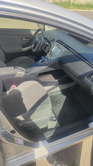 Сдаеться авто в аренду Toyota Prius 2014 г. Прокат авто Приус,