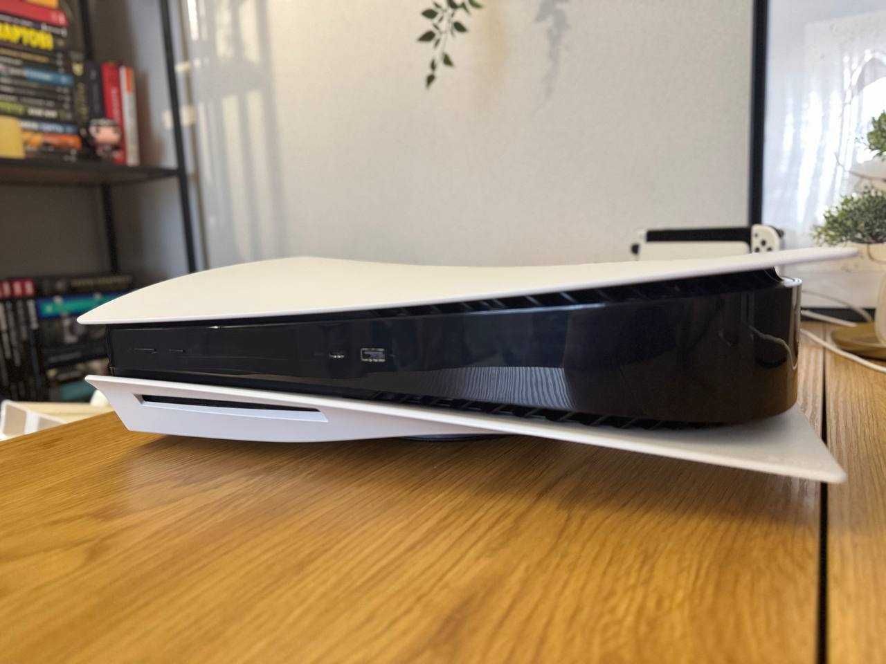 PlayStation 5 (Fat, Blu-Ray, 825GB)