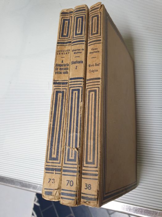 3 Livros antigos