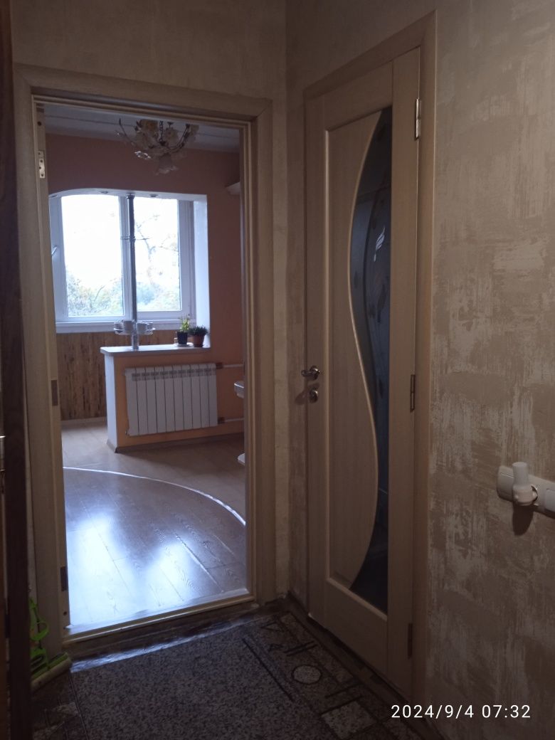 Продам трьох кімнатну квартиру