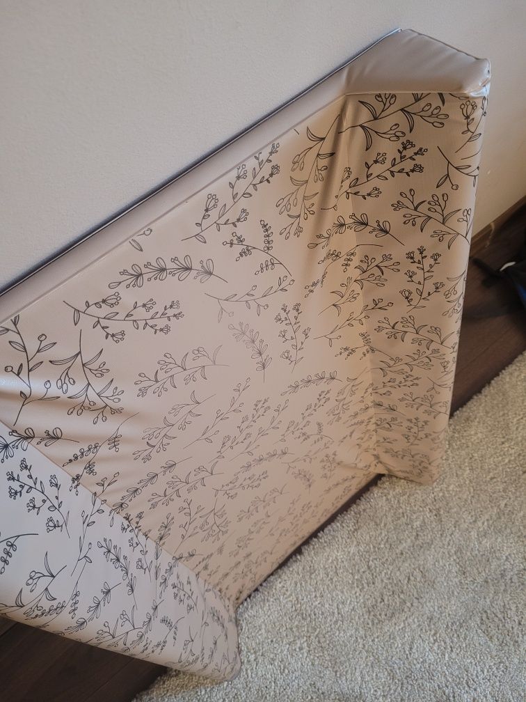 Przewijak cebe baby beżowy motyw roślinny boho twardy krotki 50x70