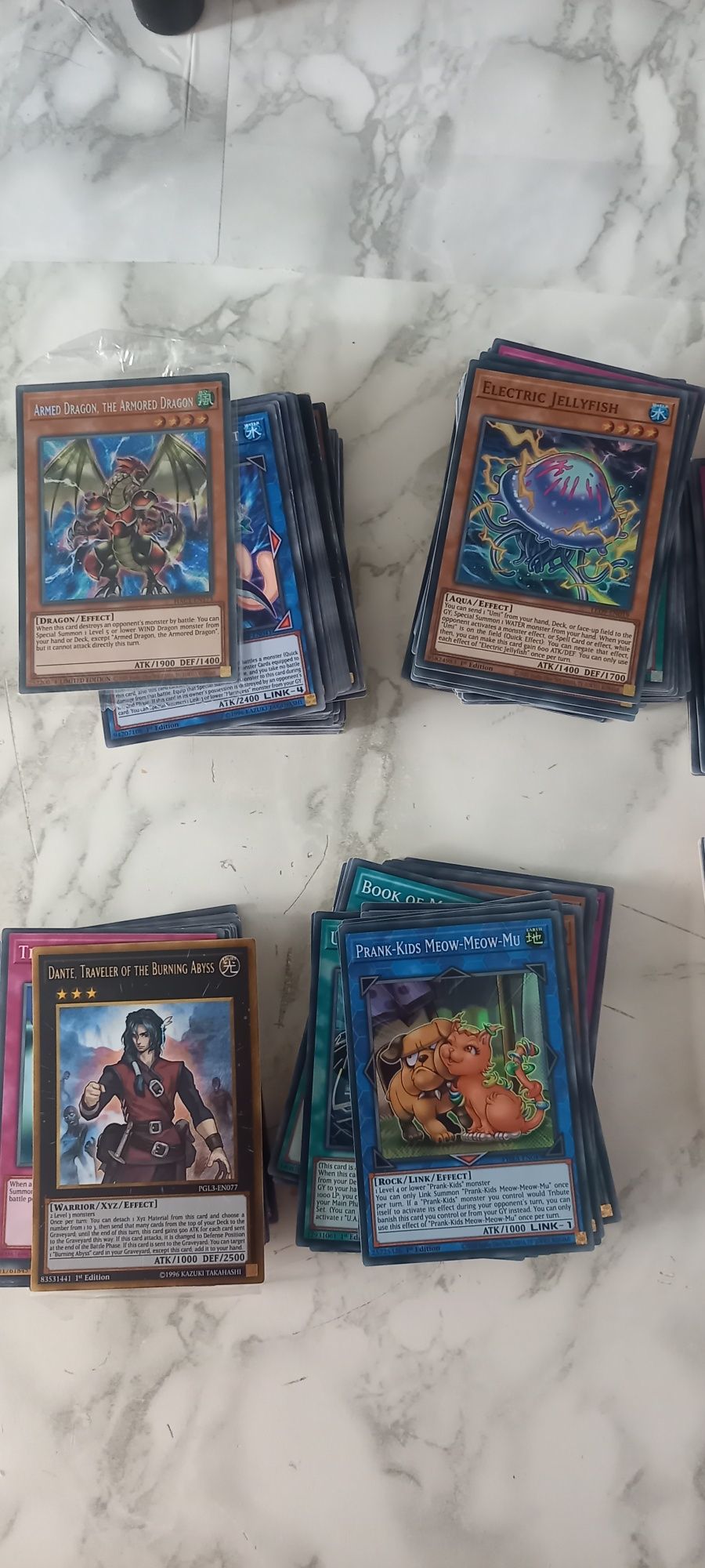 Bulk 375 cartas yugioh Eng. Diversos sets