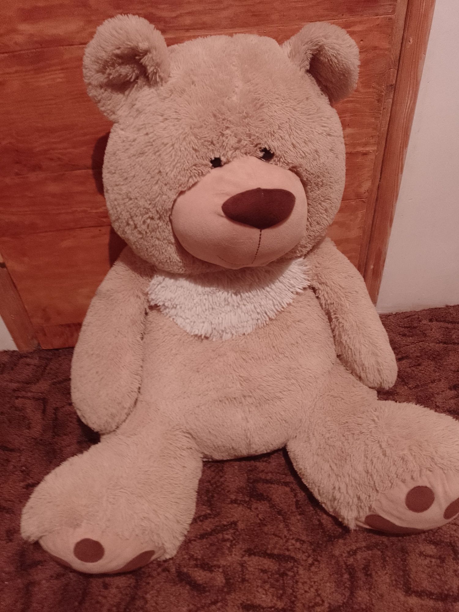 Sprzedam dużego pluszowego Misia wysokość 80 cm.