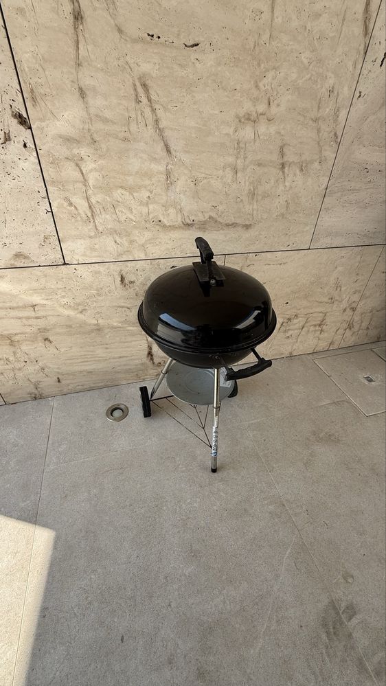 Grelhador a carvão