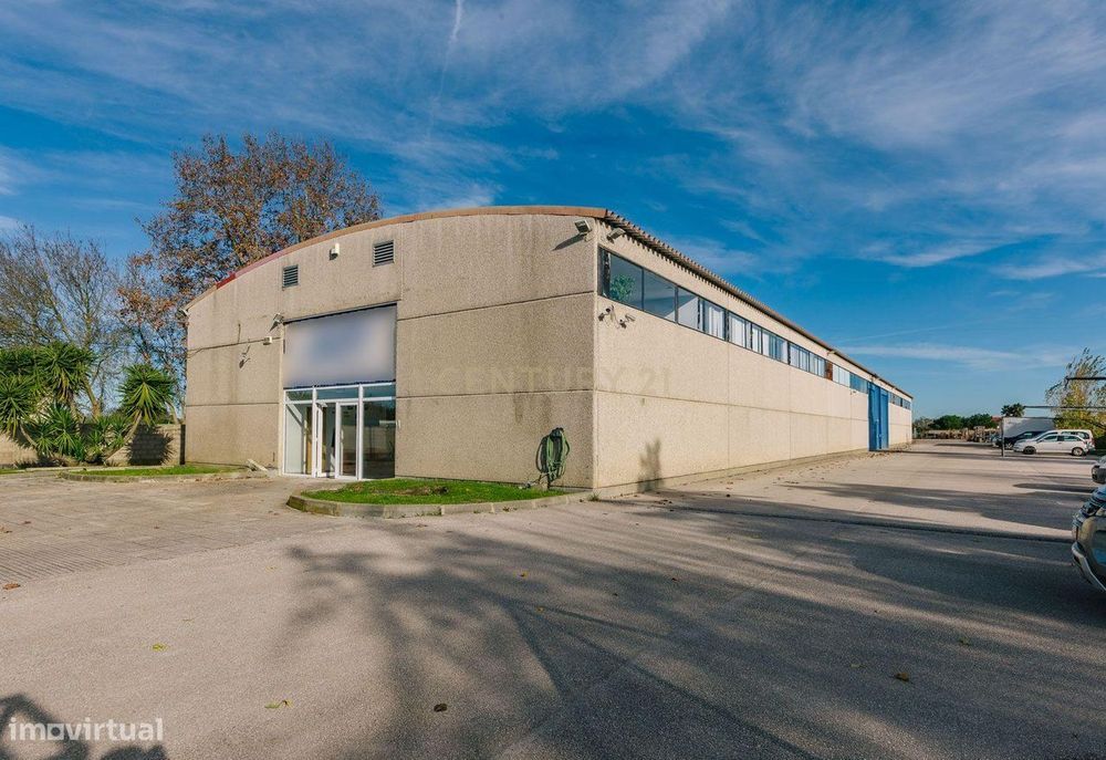 Armazém Industrial com Escritórios para Venda em Pinhal Novo
