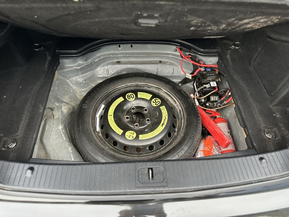 Mercedes Benz 212 рест 2.2 170 сил в гарному стані