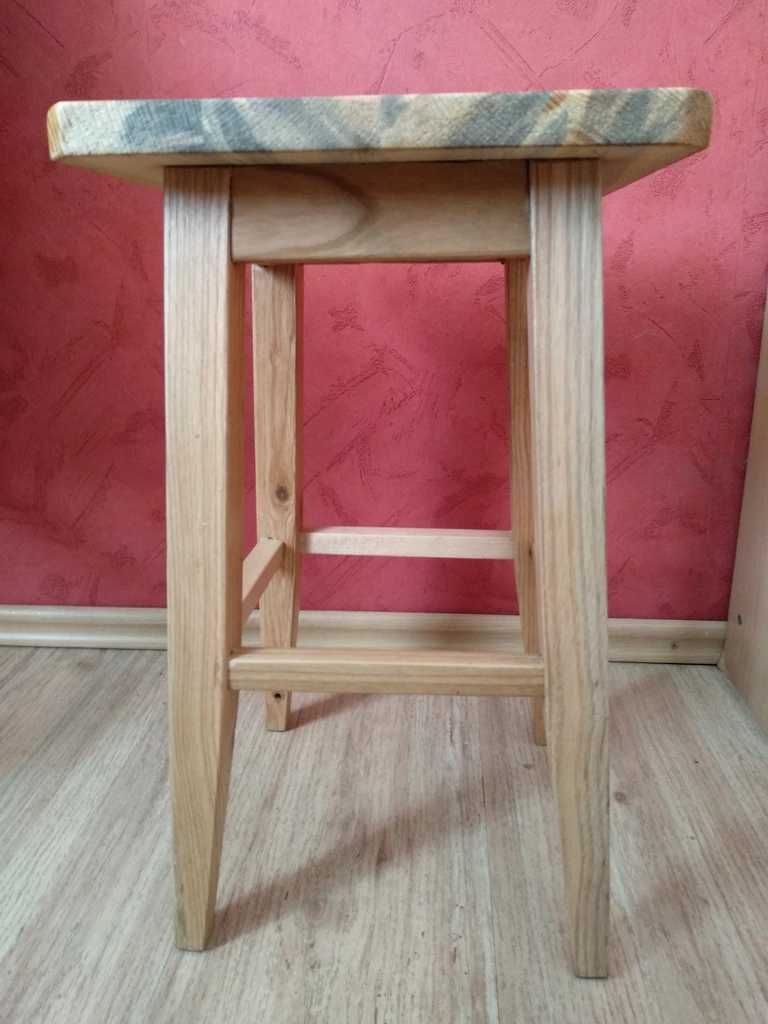 Stołek Taboret wysoki drewniany buk ręcznie robiony 28x28x47