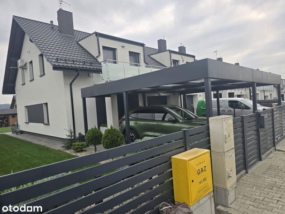 Dom w zabudowie szeregowej Krasne duża piękna działka