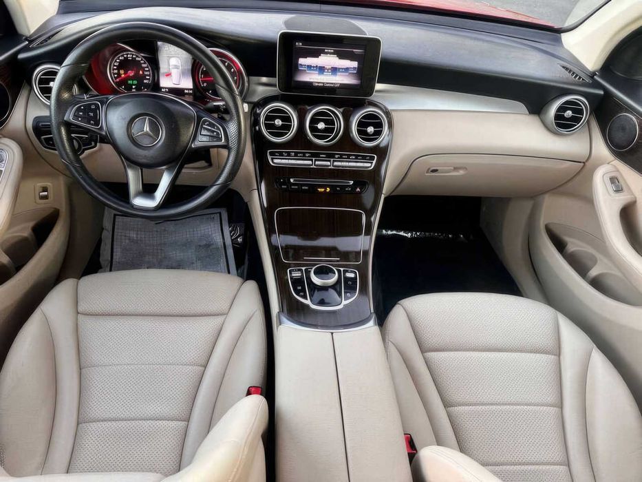 Mercedes-Benz GLC GLC 300 4MATIC      2018