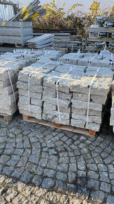 Granitowe obrzeża łupane 10x20x40