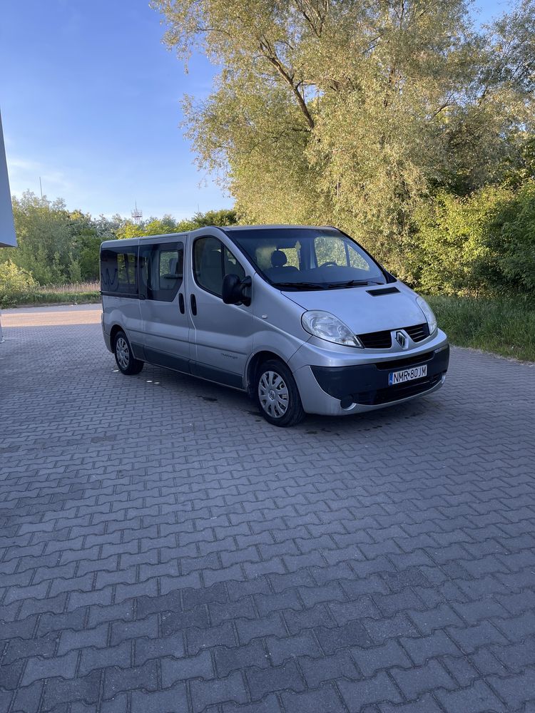 Renault trafic 2 long l3h2 2.0dci 9 osobowy opel vivaro primaster