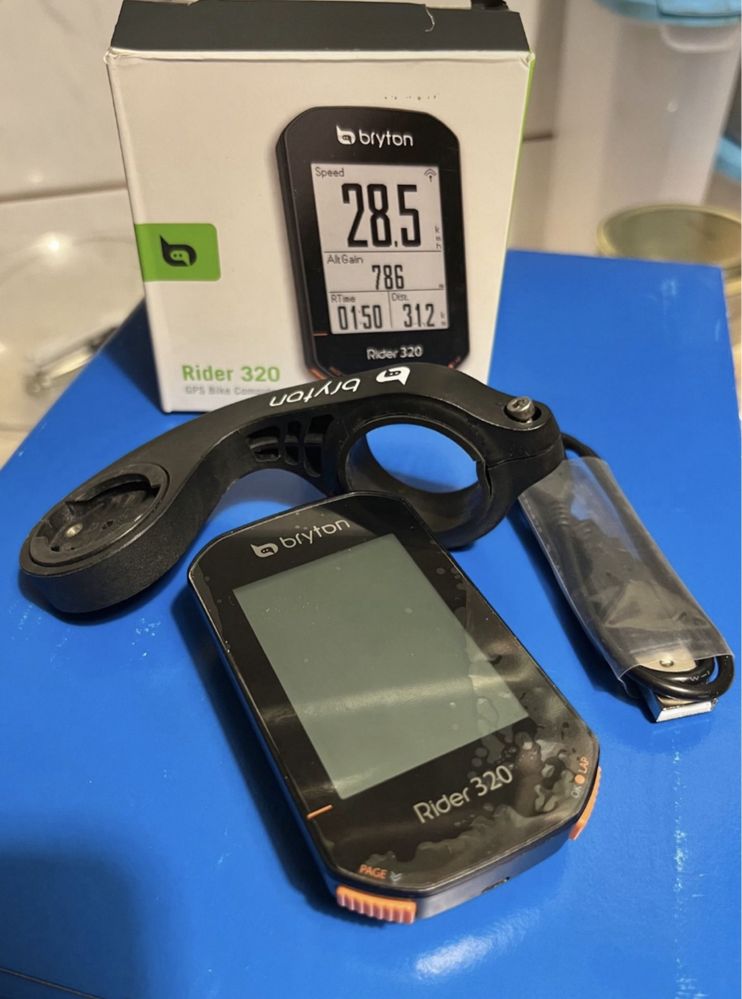 Bryton Rider 320 licznk rowerowy z GPS bluetooth ant+ uchwyt f-mount