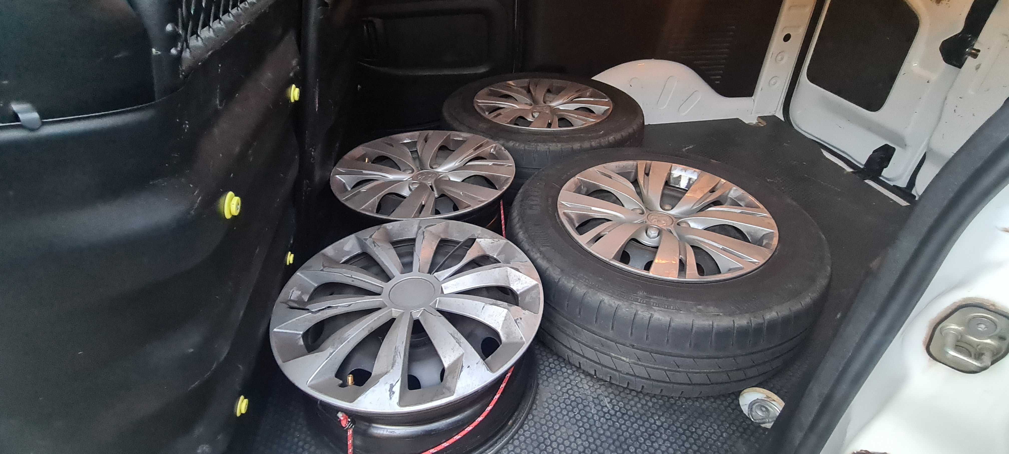 4 Jantes 15' + 2 Pneus para Peugeot Partner