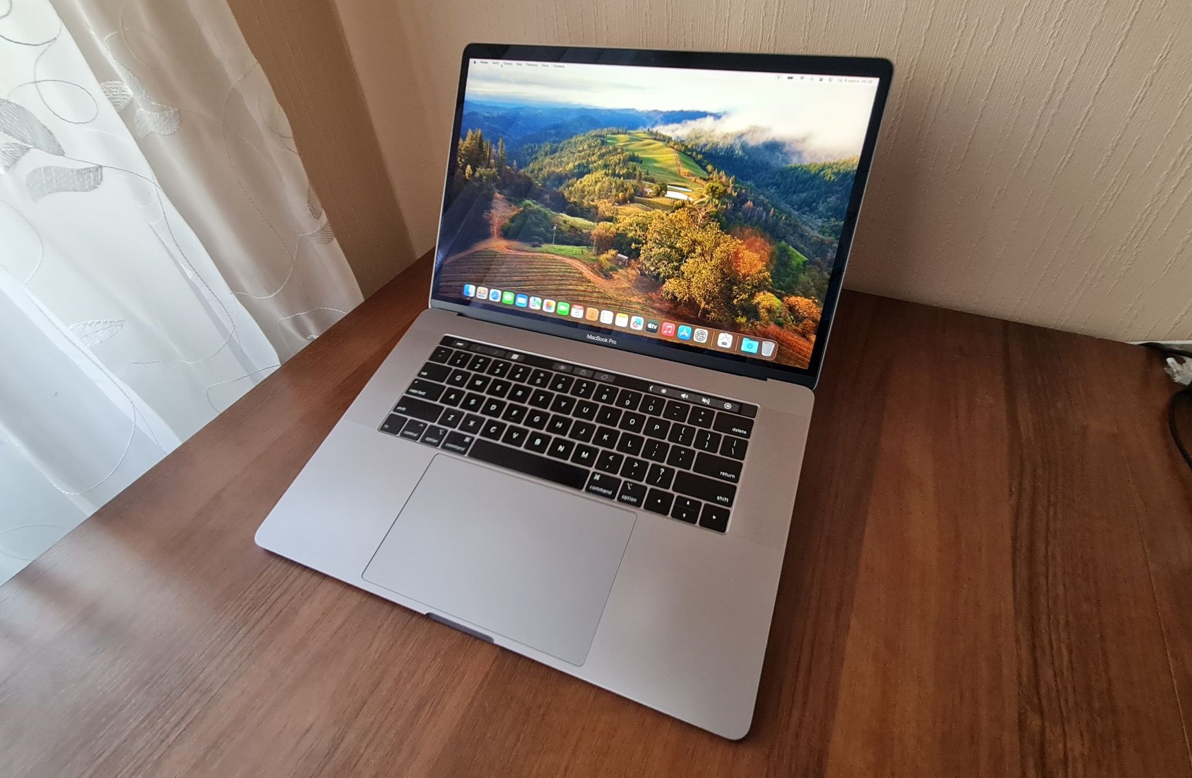 MacBook Pro 15" 2019 i9 2.3GHz 16Gb
512Gb Radeon Pro560x 4Gb