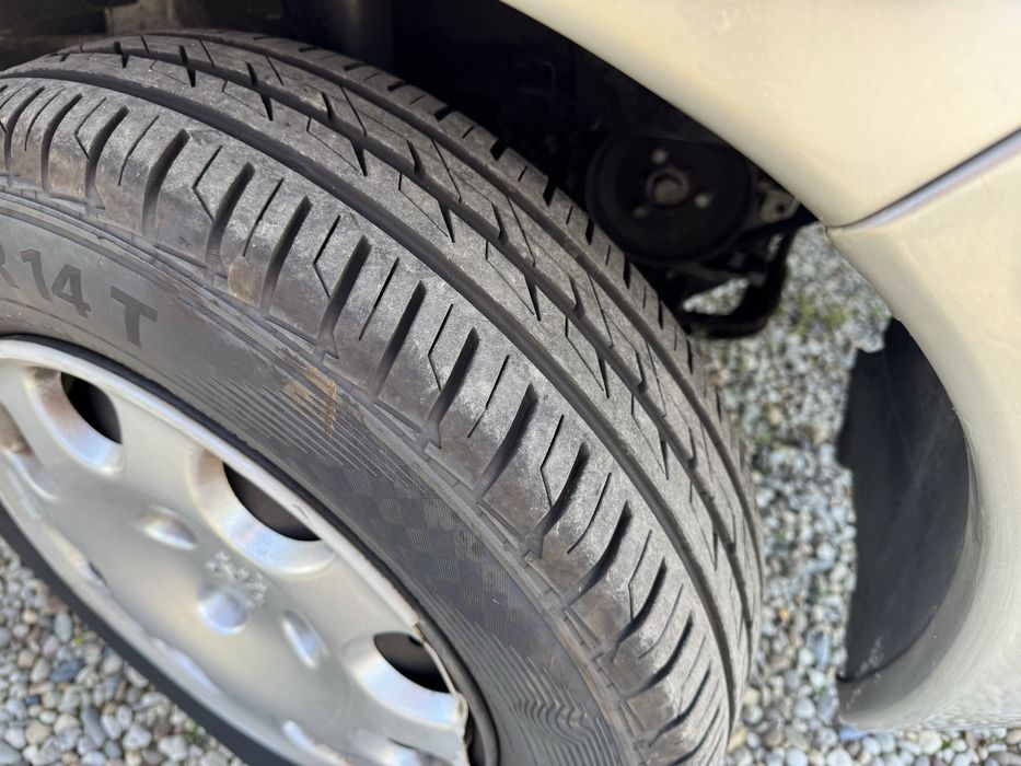 Peugeot Partner 5 lug gasolina - 2005