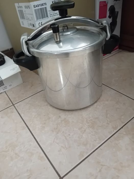 Panela de pressão nova