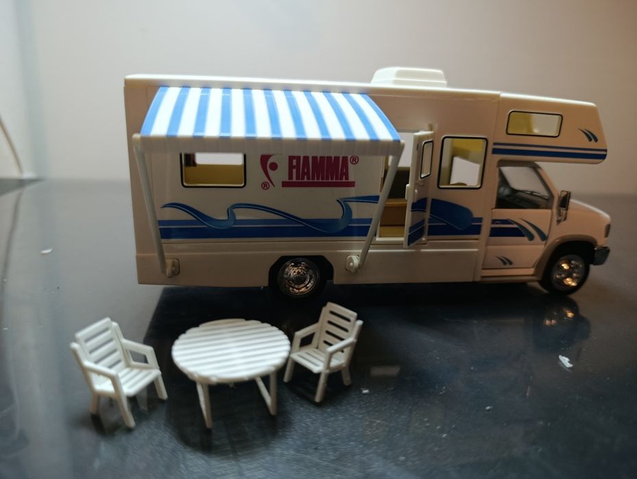 Дом на колесах 1/43 флимма