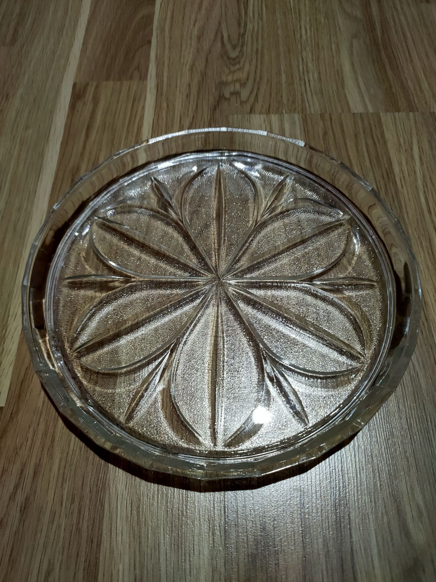 Kryształowy talerz na przystawki/ciasto z czasów PRL, okrągły, vintage