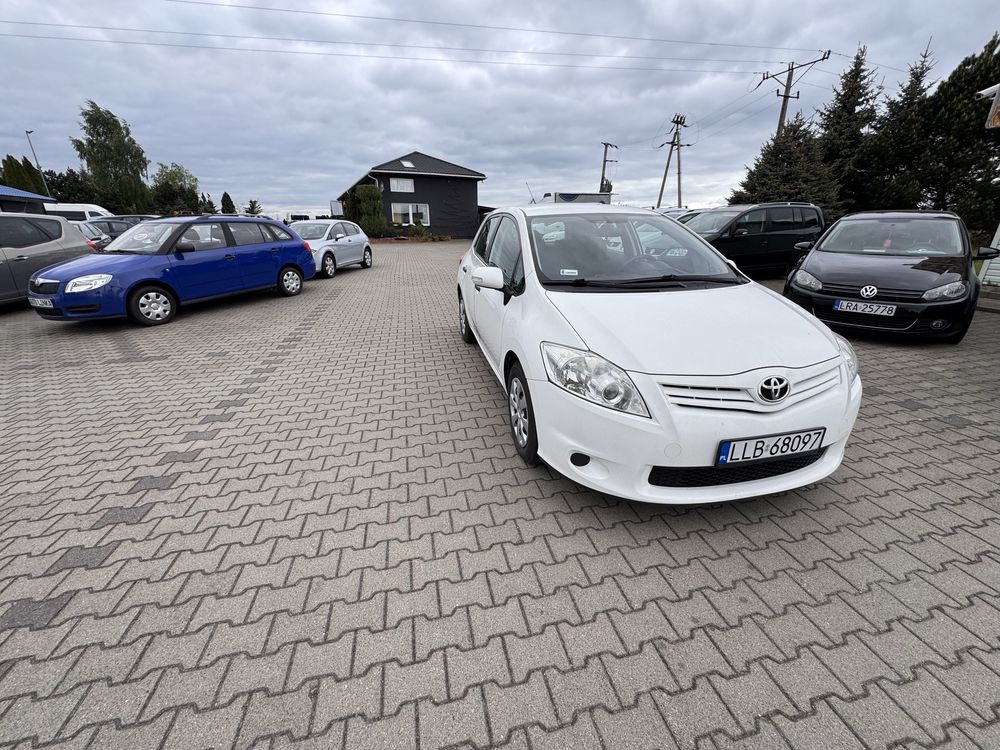 Toyota Auris czysta i zadbana