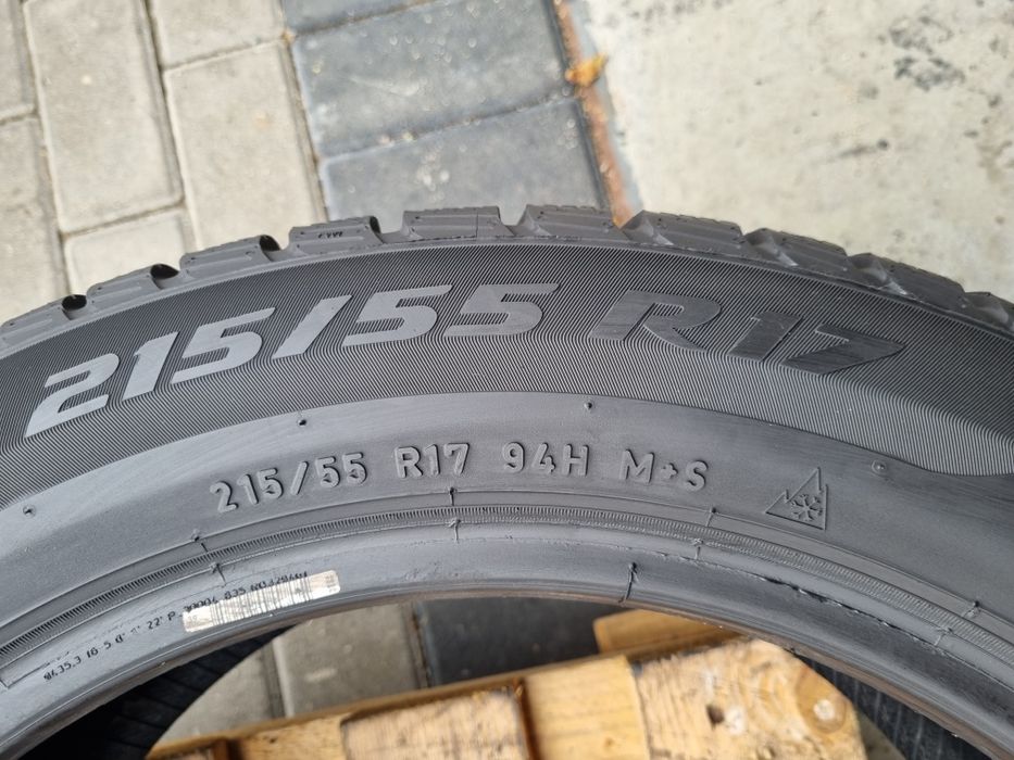 215/55/17 94H Pirelli Sottozero 3  6,5mm