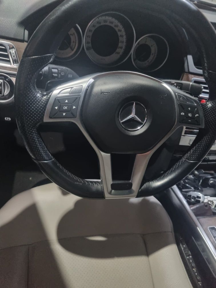 Mercedes e 300 como nova