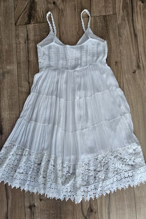 Włoska biała sukienka letnia plażowa na ramiączkach