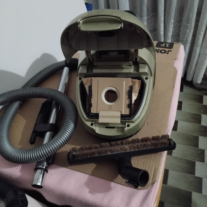 Aspirador ufesa a funcionar