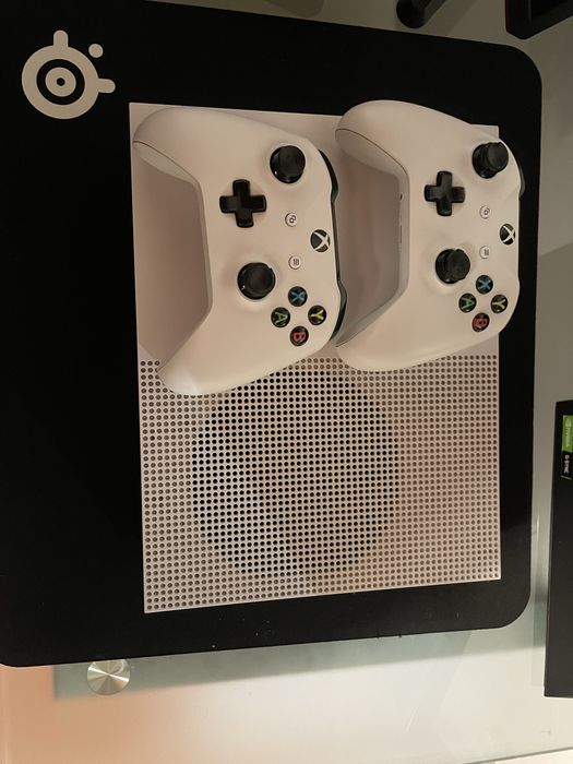 Xbox one S 1Tb em bom estado