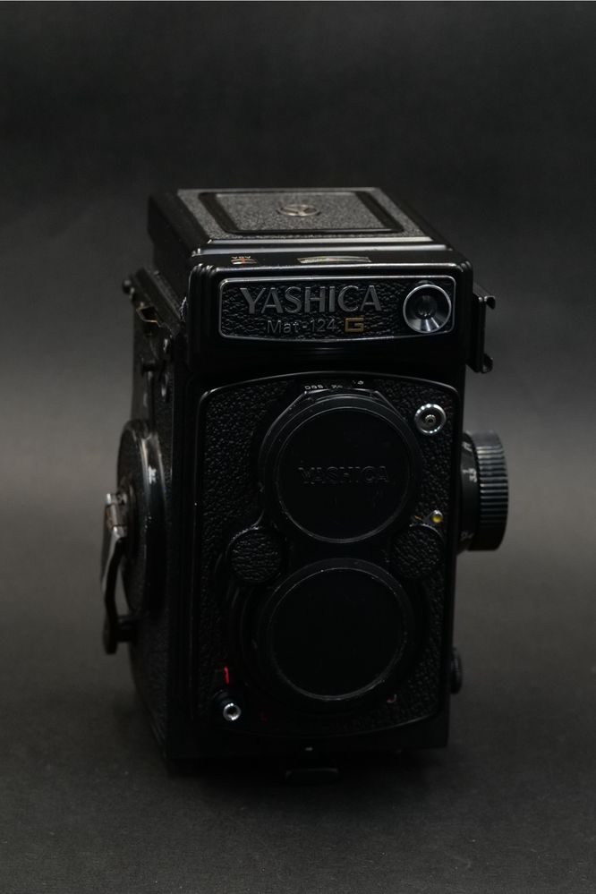 Yashica Mat 124G середній формат