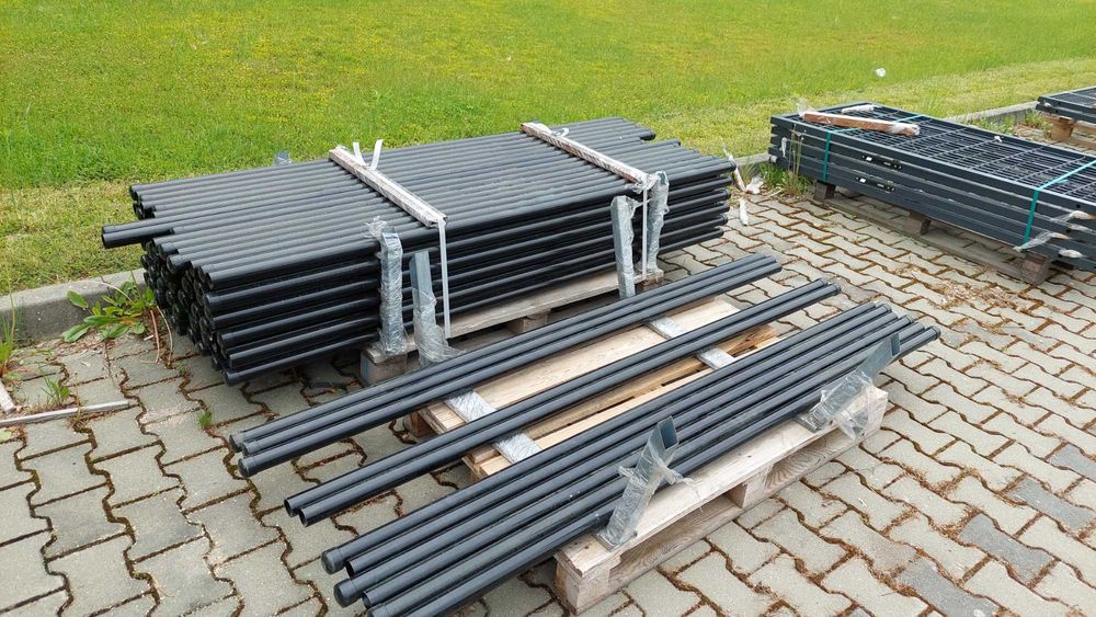 Słupki ogrodzeniowe okrągłe fi 42,4 malowane h 2m
