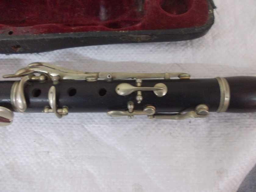 Zabytkowy drewniany sygnowany klarnet