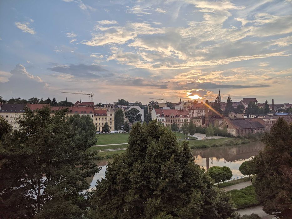 Duże i umeblowane mieszkanie z widokiem, po remoncie, nad Nysą