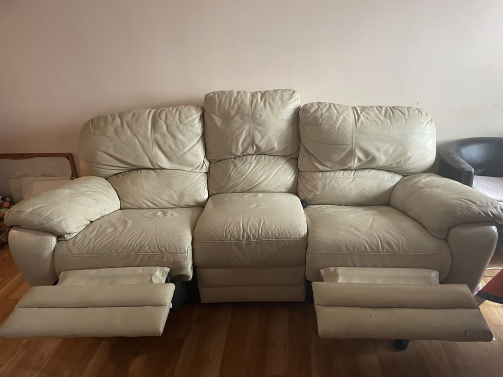 Sofa de pele bege