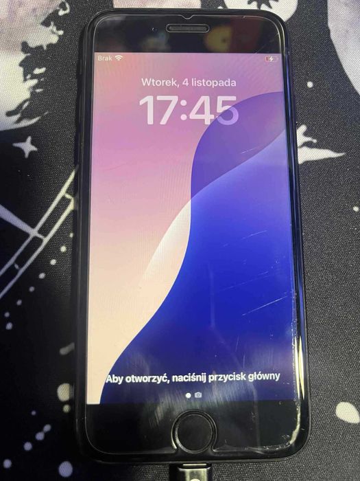 iPhone SE 2020  sprawny uszkodzona kamera tylna/latarka