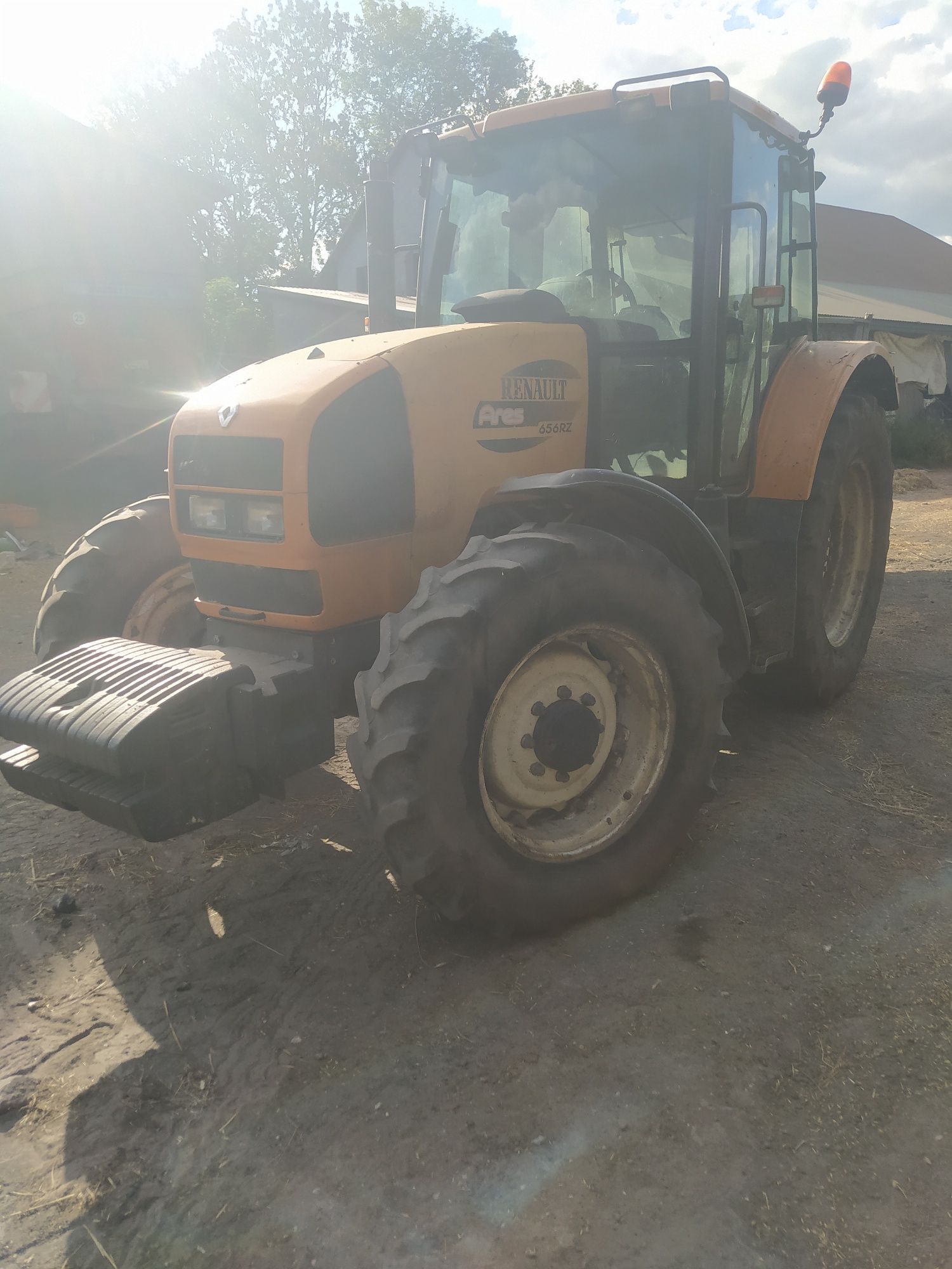 Renault Ares 656