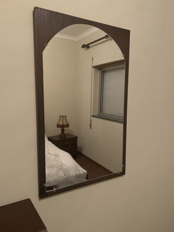 Espelho quarto madeira escura