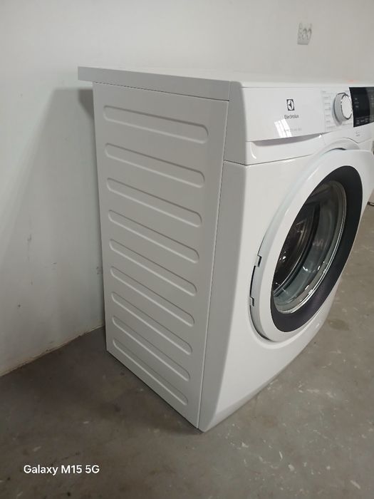 Пральна машина Electrolux на 8 кг. з Європи. EW6F328WUP.