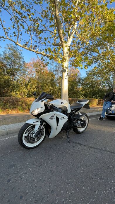 Продам Honda CBR1000RR