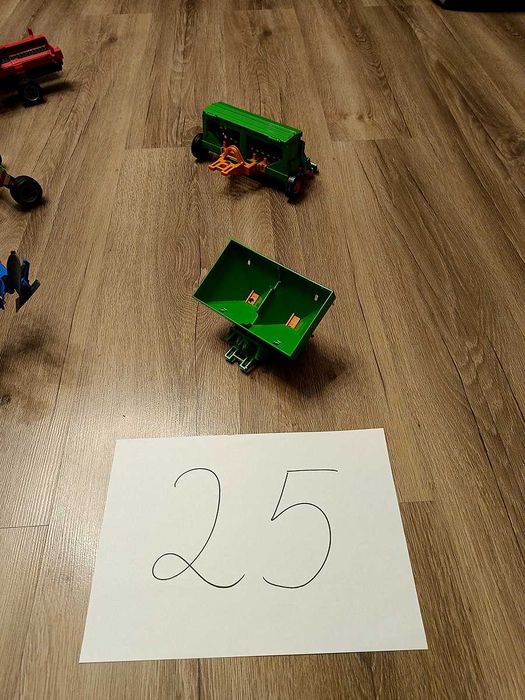 Zabawki BRUDER - zestaw - farma - Traktor, przyczepa, maszyny